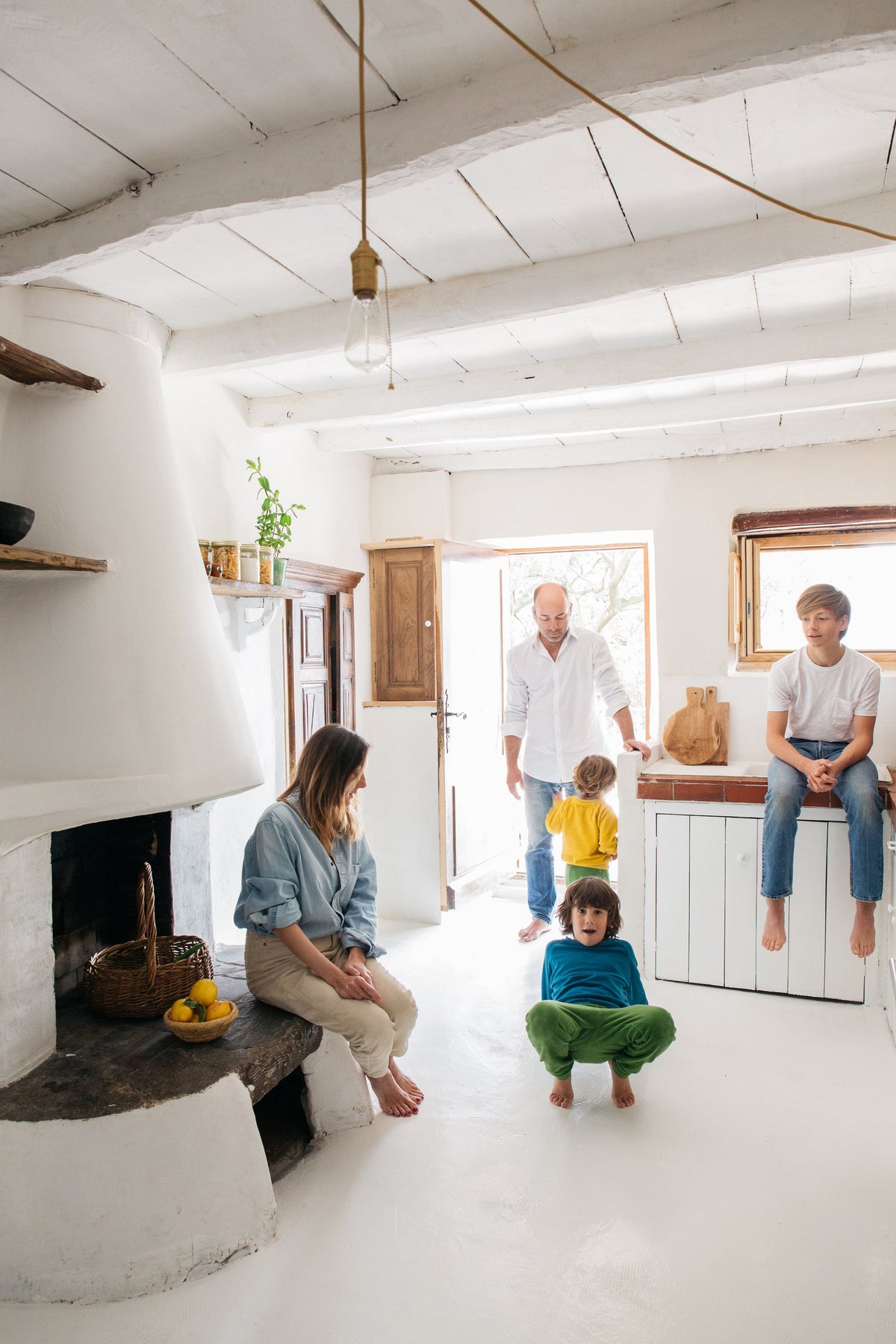 Inspiring Family Homes − Family-friendly Interiors and Design DIE GESTALTEN VERLAG UK LTD