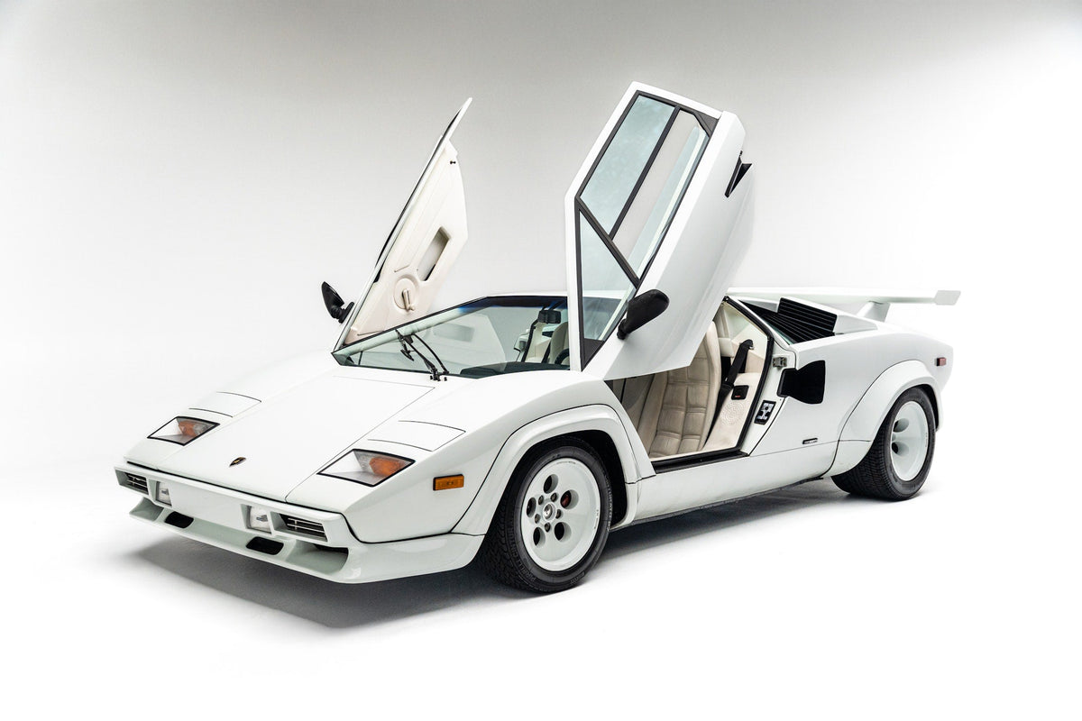 Neon Rides − Cars and Culture of the '80s and '90s DIE GESTALTEN VERLAG UK LTD